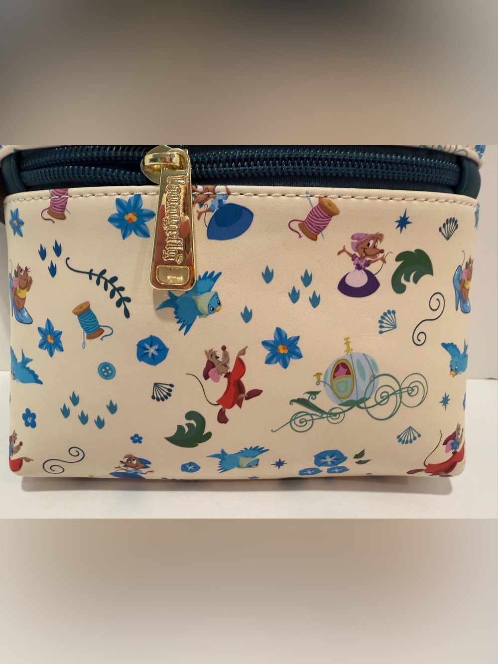 NWT Loungefly Cinderella Icons AOP Crossbody Bag - Picture 5 of 14
